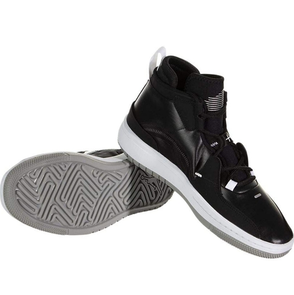 Nike Sneakers - Picture 4 of 14